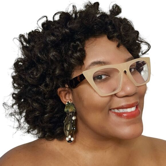 Handmade Green Vintage Beaded Shell Dangle Clip-On Earrings | Circa 1980s/1990s - Picture 4 of 6